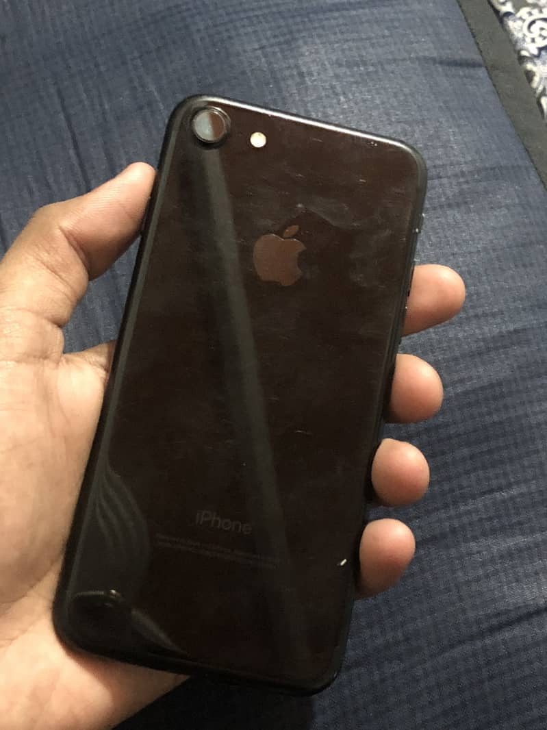 Apple iPhone 7 2