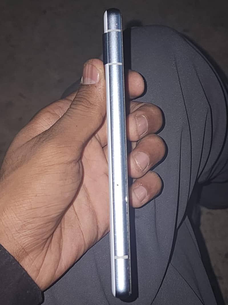 Google Pixel 7a 5