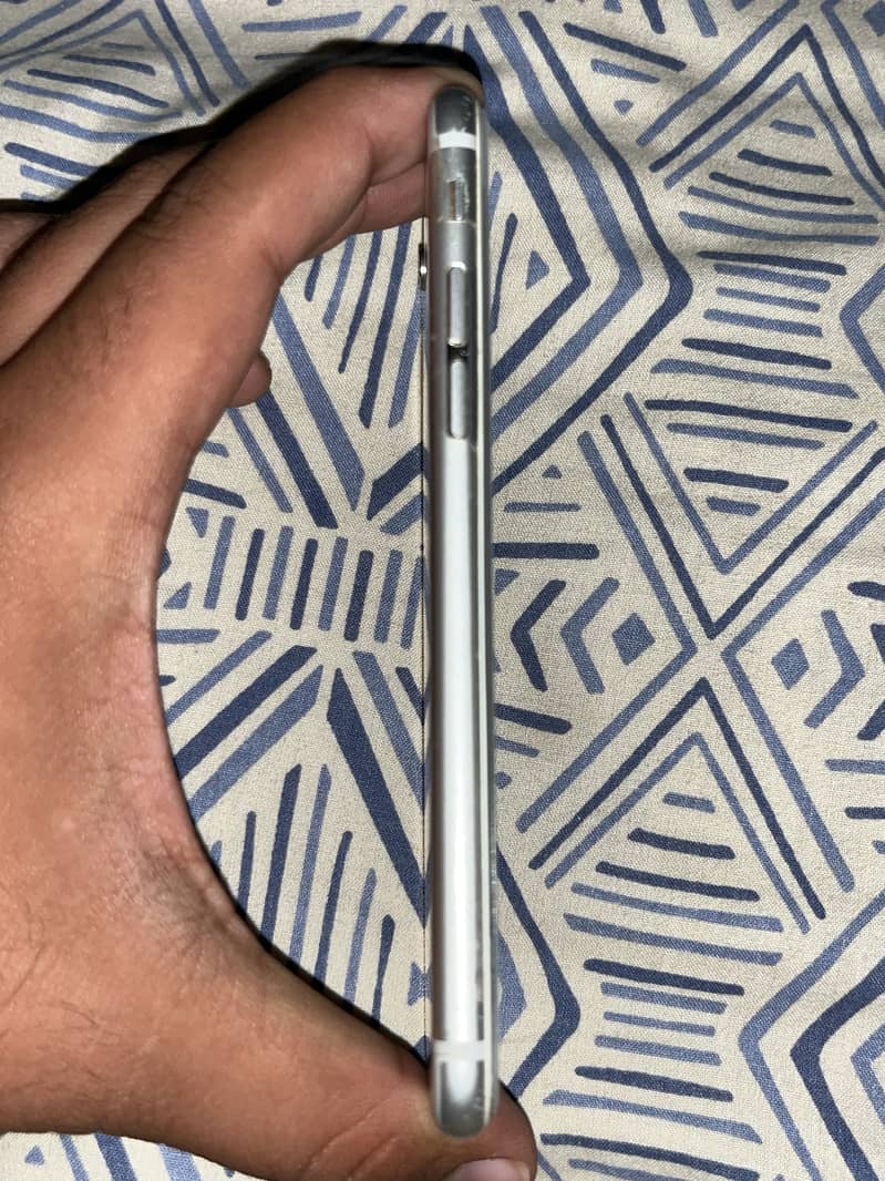 Apple iPhone 6S 4