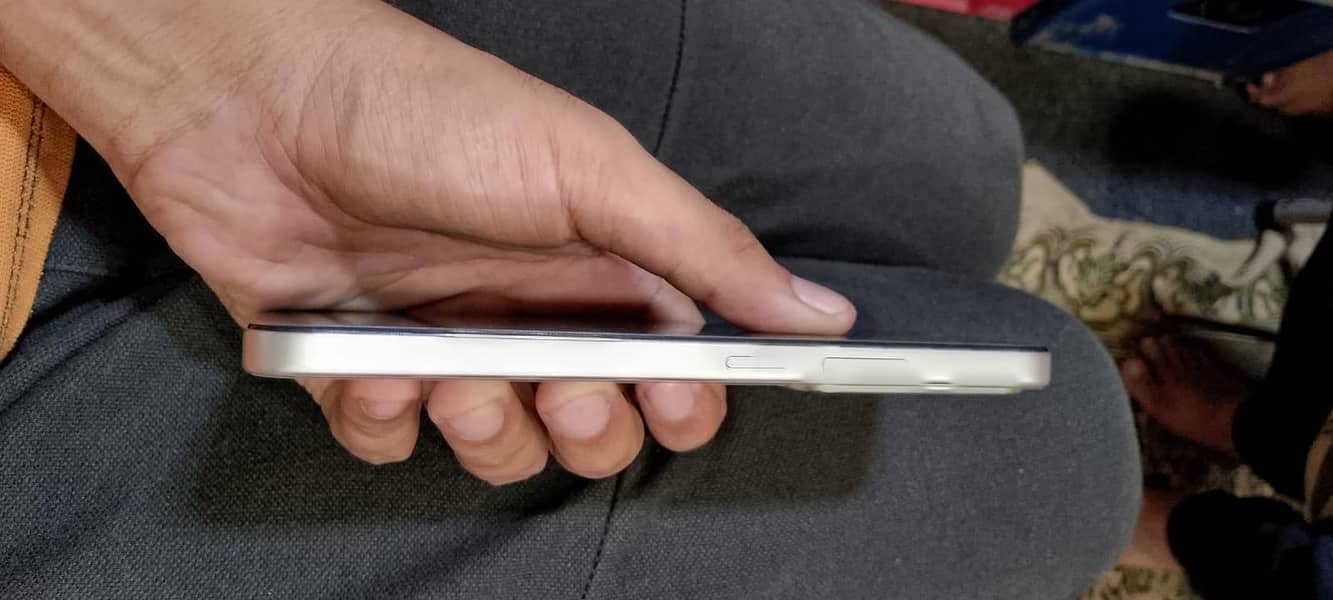 realme c100 3