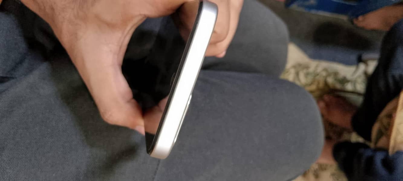 realme c100 4