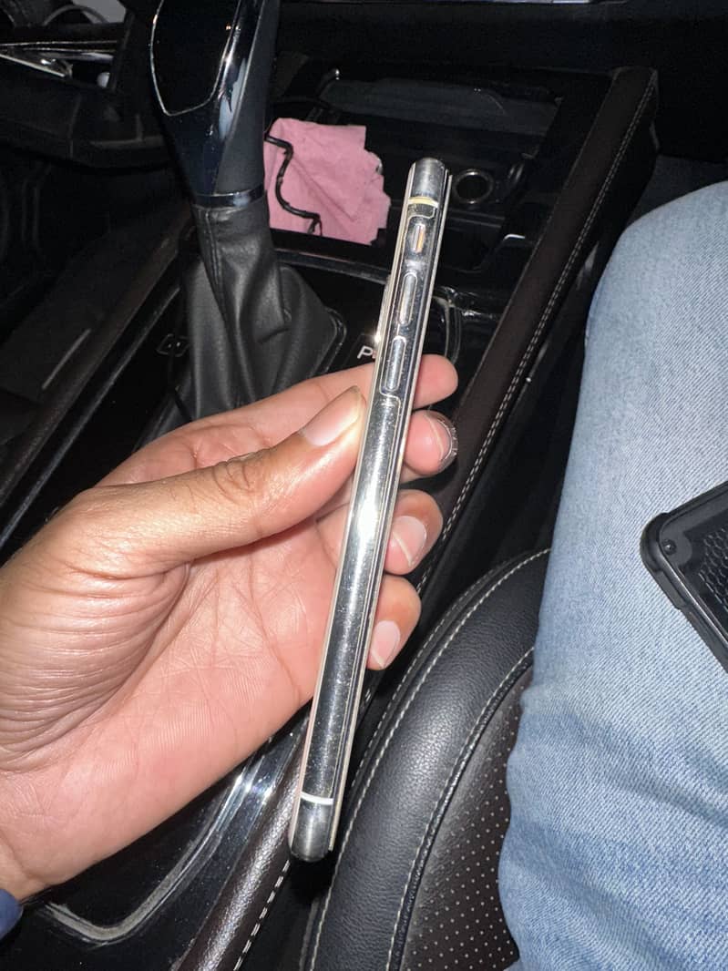 Apple iPhone X 6
