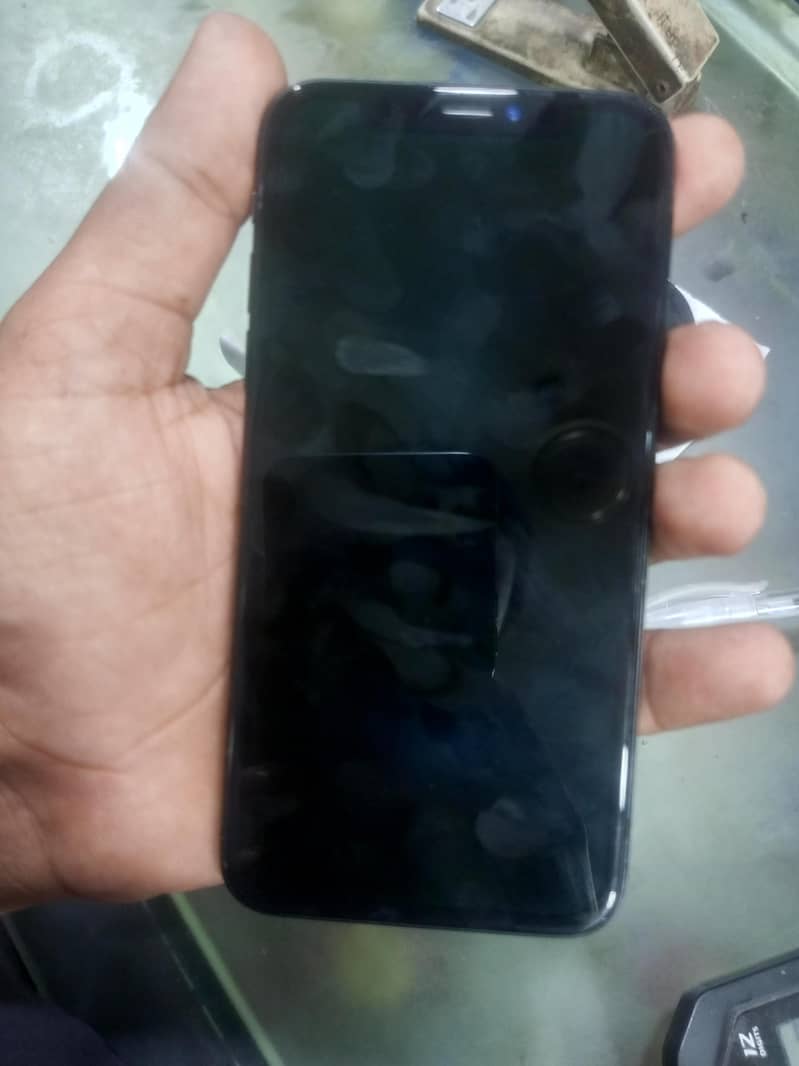 Apple iPhone XS 3
