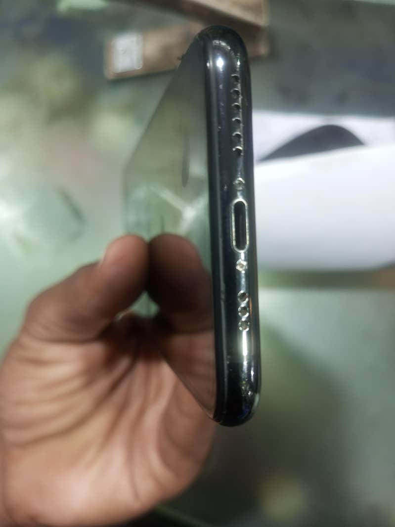 Apple iPhone XS 5