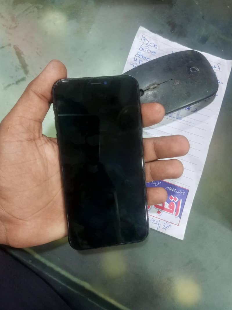 Apple iPhone XS 7