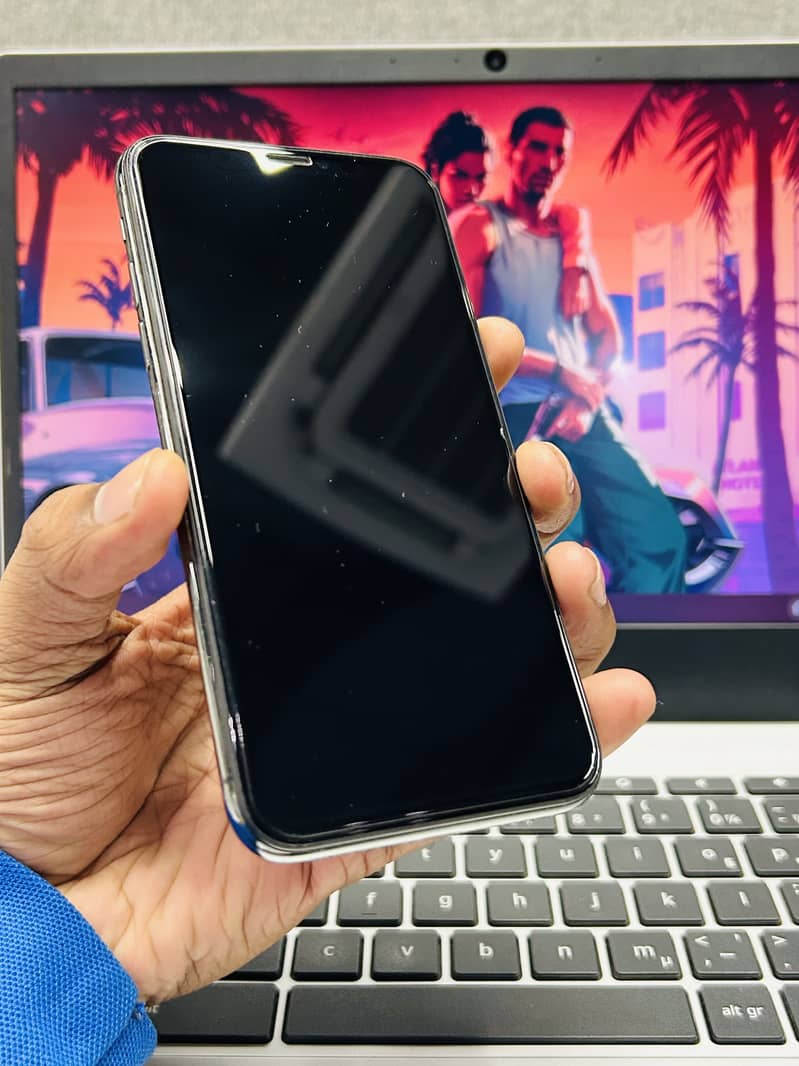 Apple iPhone X 6