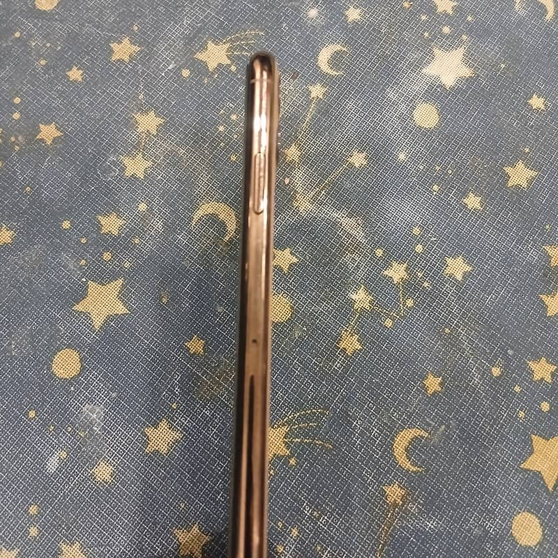 Apple iPhone 11 Pro Max 4