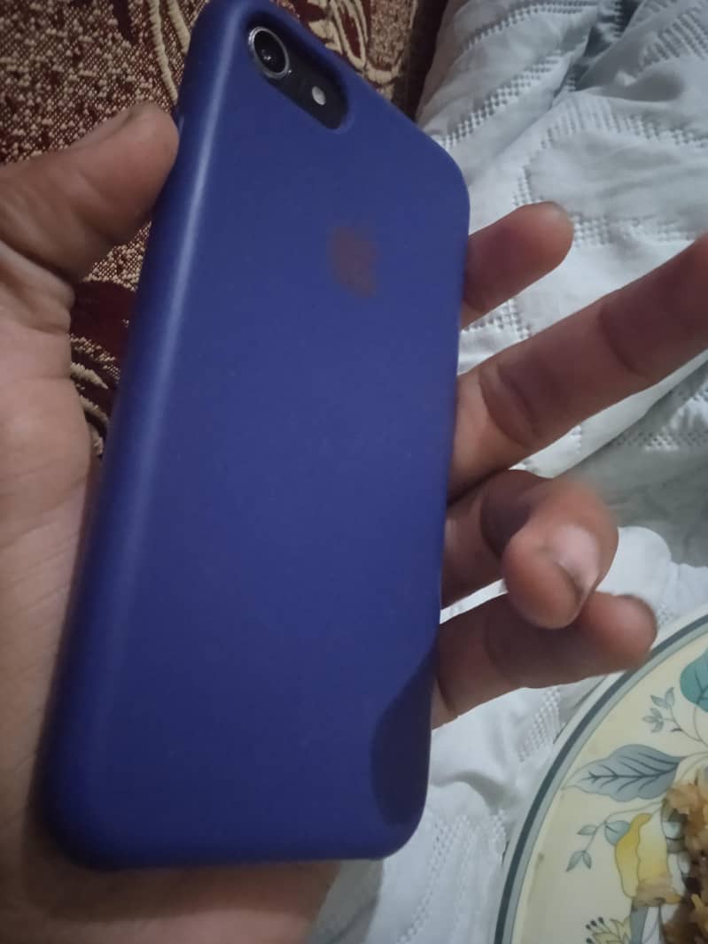 Apple iPhone 8 1