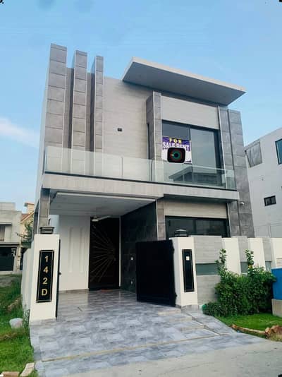 5 MARLA ELEGANT AND FULLY MAINTAINED BUNGALOW IS AVAILABLE IN THE BEST BLOCK OF DHA LAHORE.