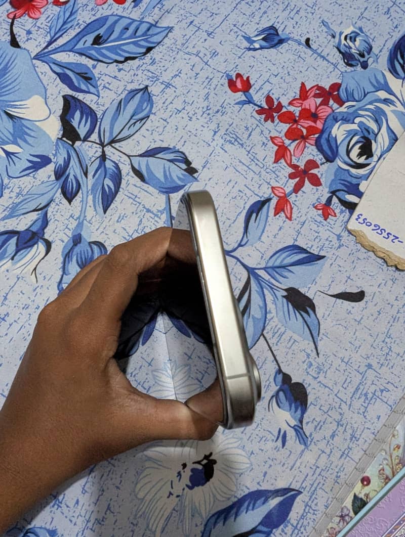 Apple iPhone 16 Pro Max 3