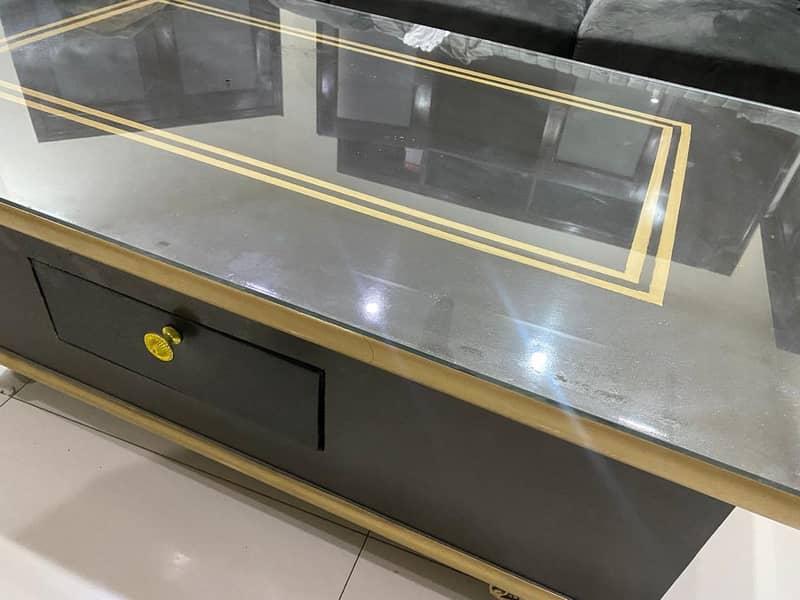 Center table 0