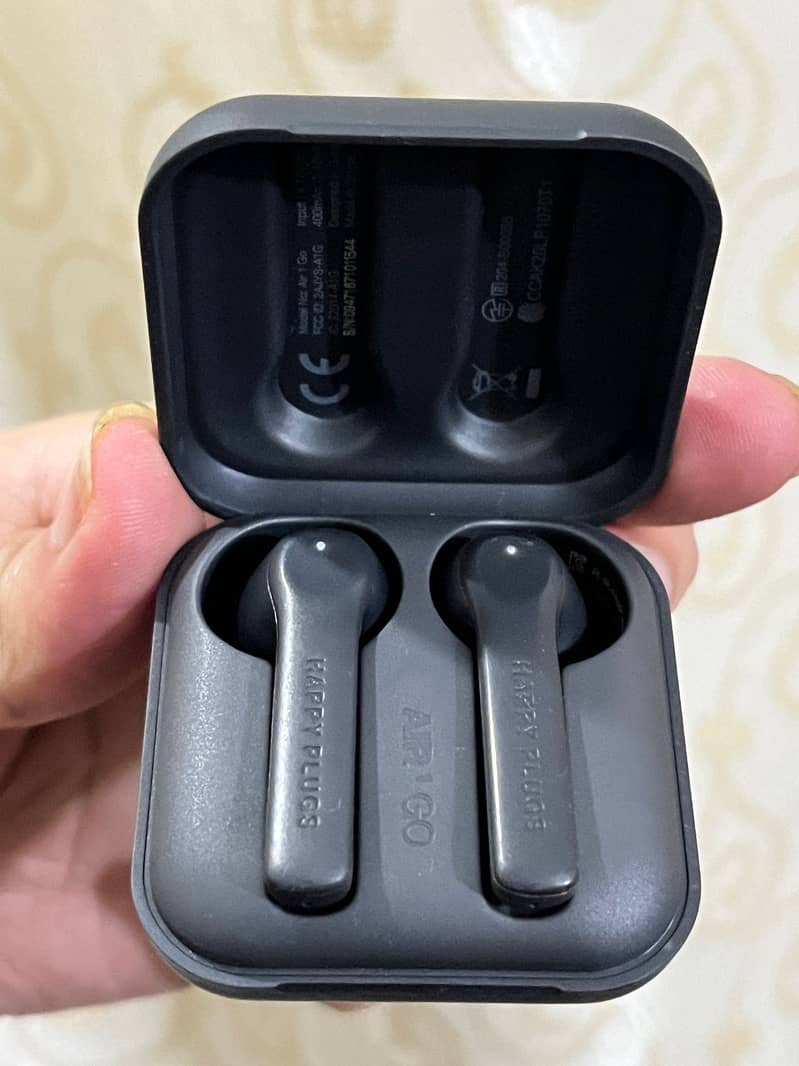 Happy Plugs 1