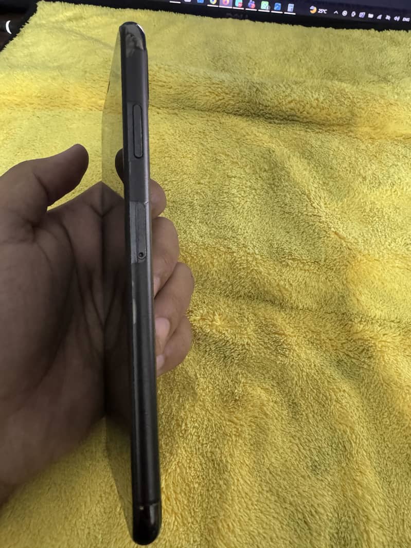 Apple iPhone XS Max 1