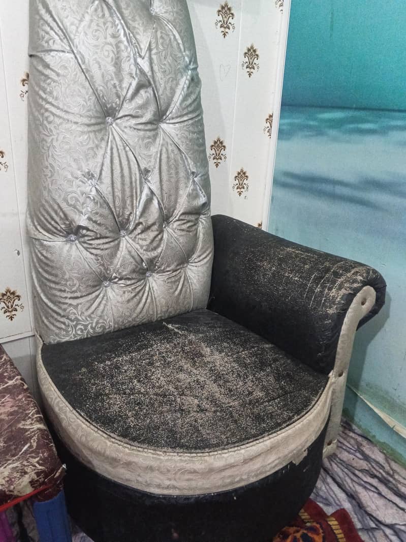 single seater 2 sofa 1