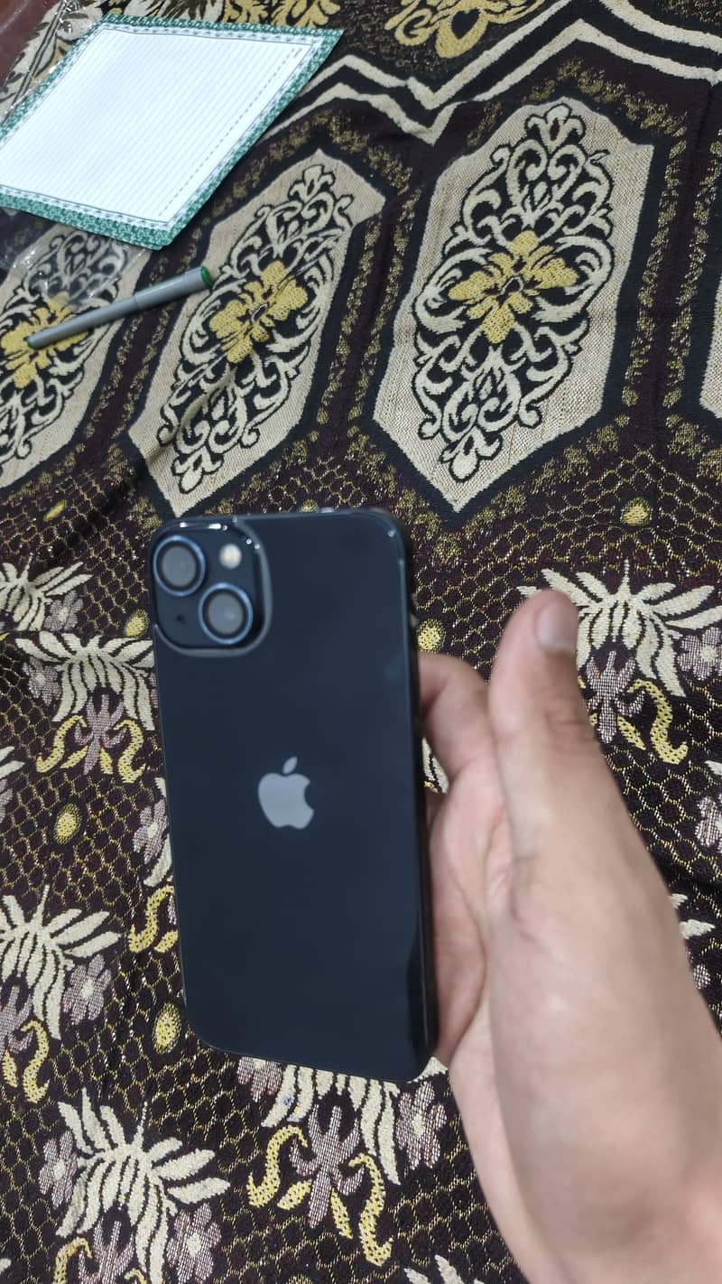 Apple iPhone 13 4