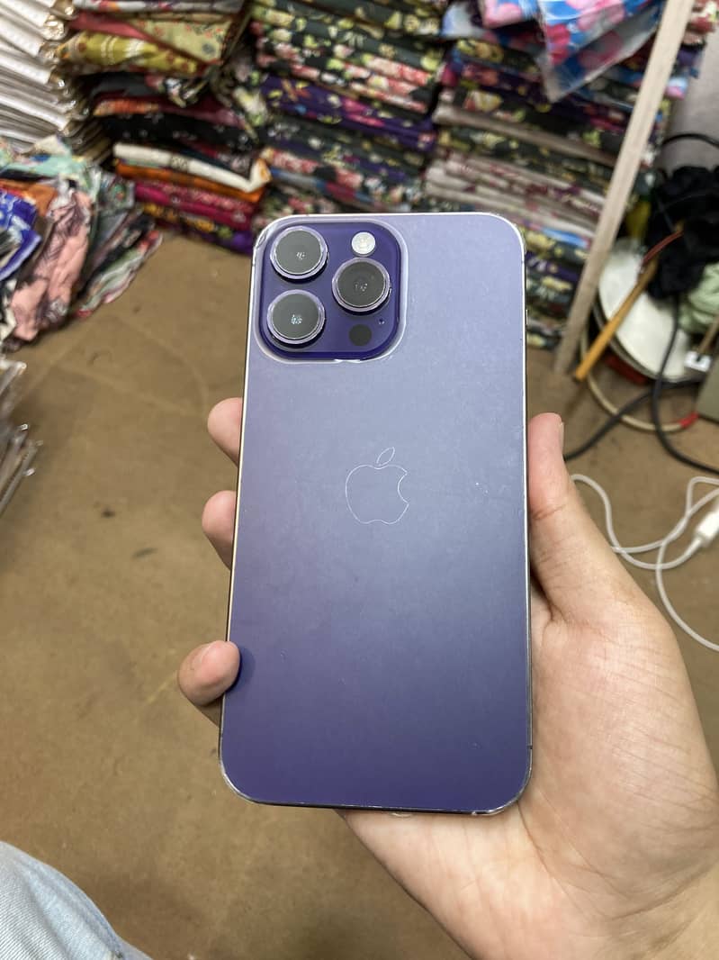 iPhone 14 Pro Max 1