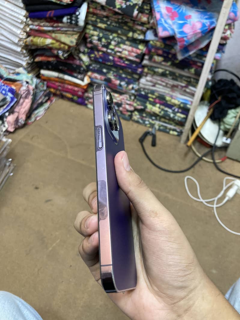 iPhone 14 Pro Max 2