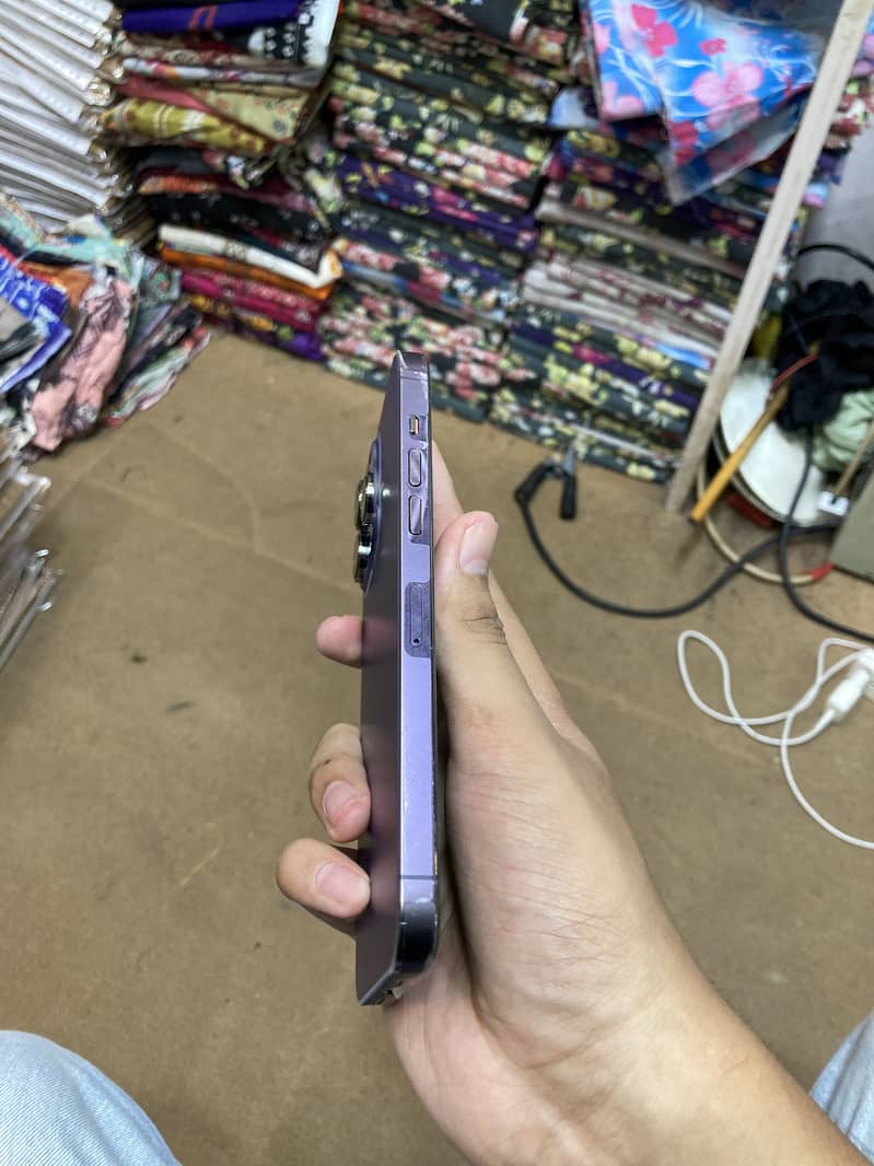 iPhone 14 Pro Max 4