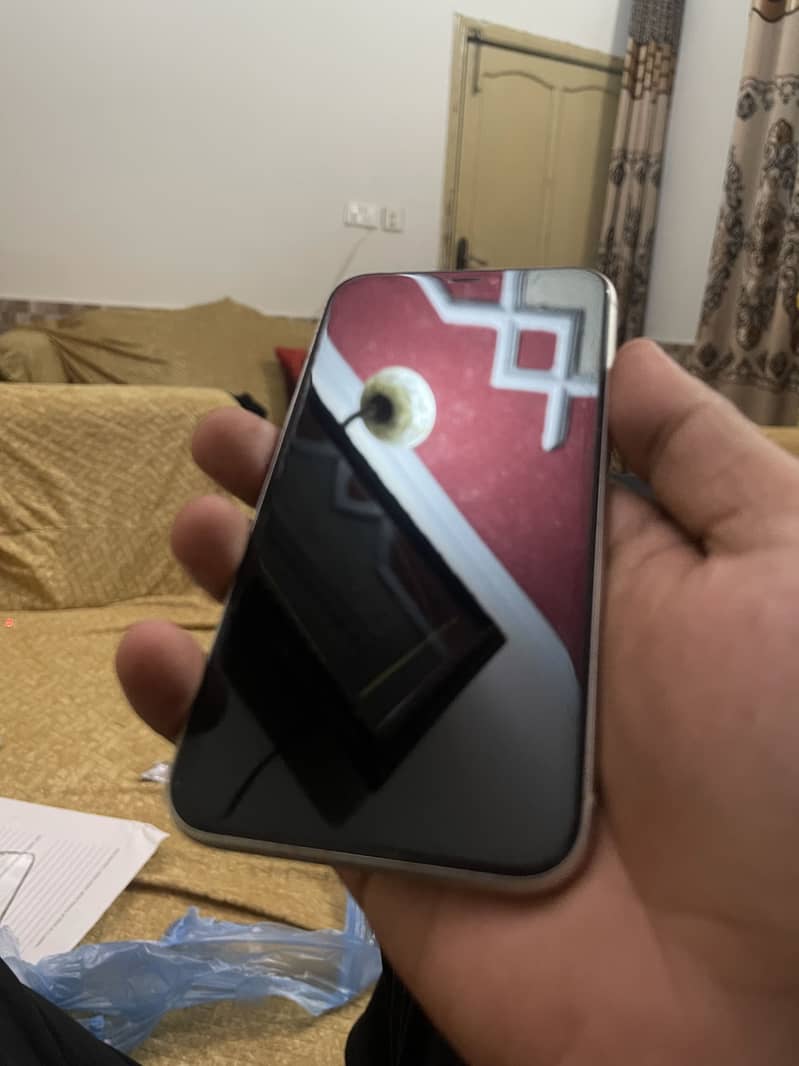 Apple iPhone 11 3