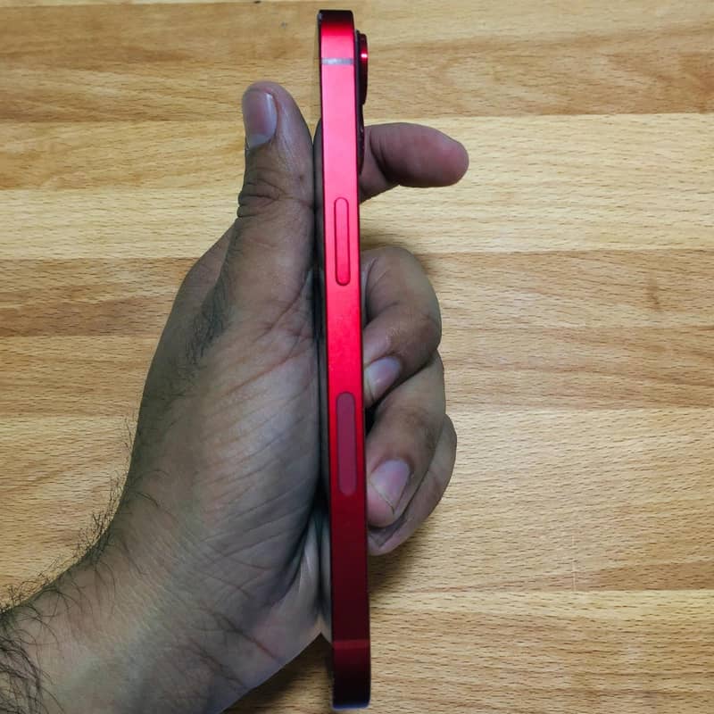 Apple iPhone 13 1