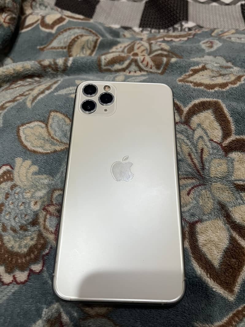 Apple iPhone 11 Pro Max 4