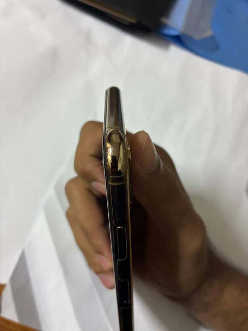 Apple iPhone XS Max 2