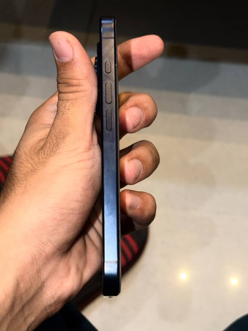 Apple iPhone 15 Pro 0
