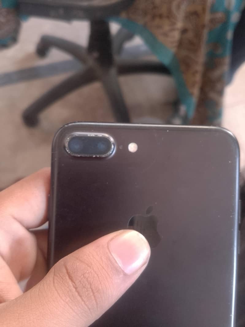 Apple iPhone 7 Plus 0