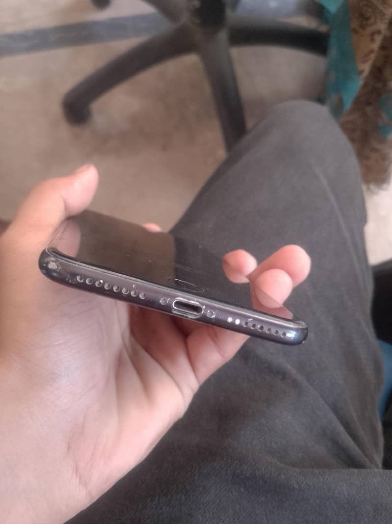 Apple iPhone 7 Plus 1