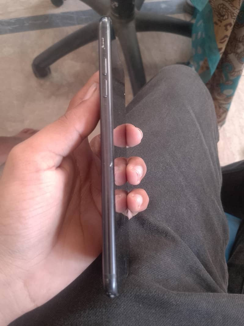 Apple iPhone 7 Plus 2