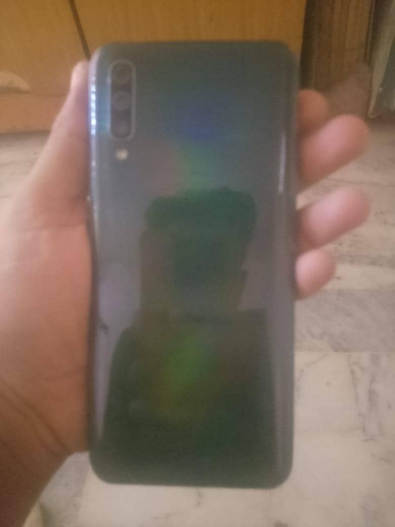 Samsung Mobile A50 2
