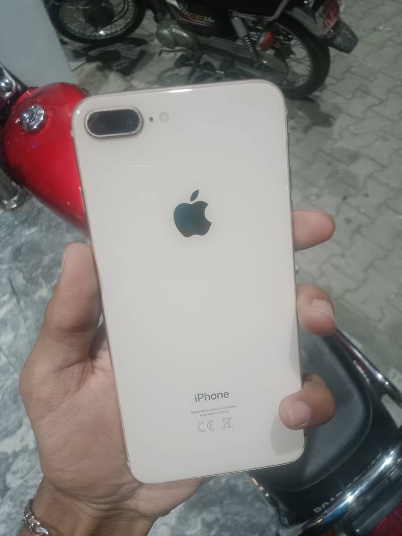 Apple iPhone 8 Plus 0