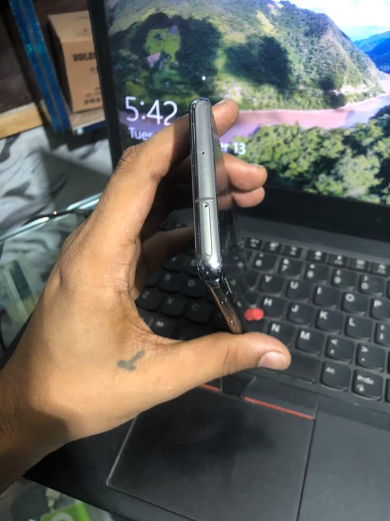 Samsung Mobile S10 Plus 4