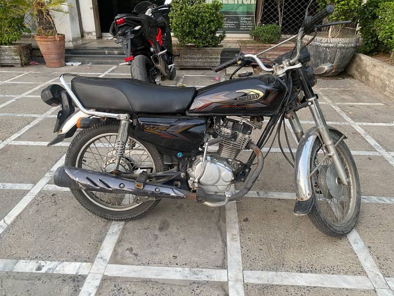 united 125 2