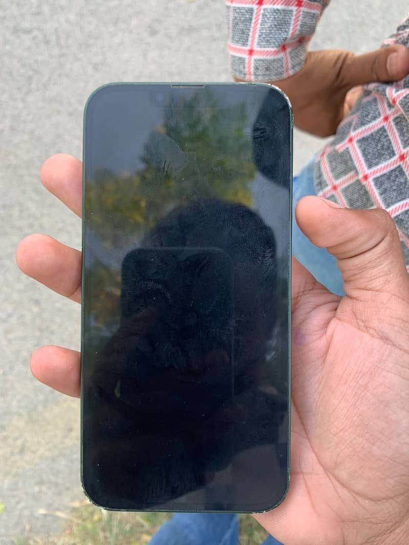 Apple iPhone 13 2
