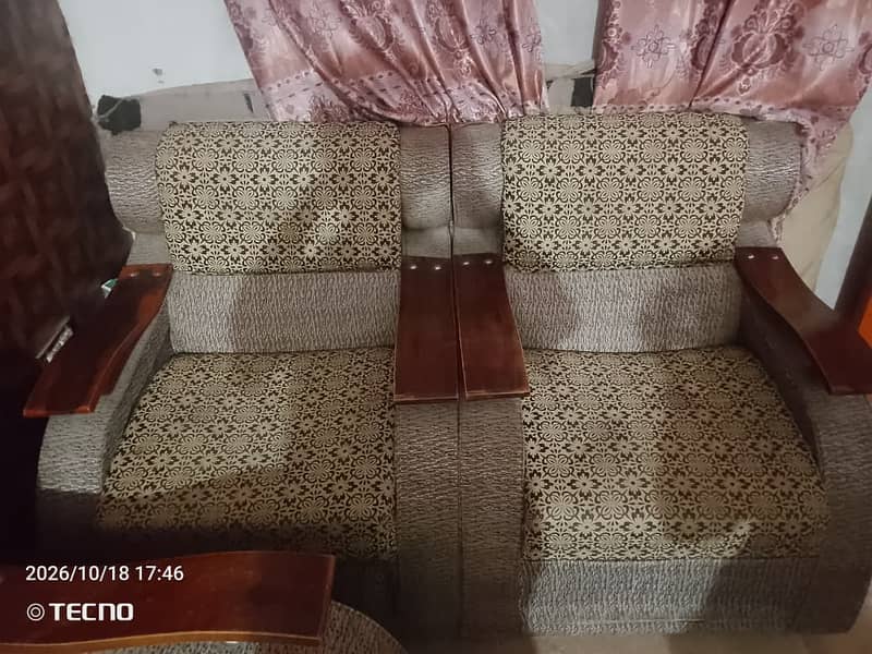 SOFA SET WITH TABLE 1