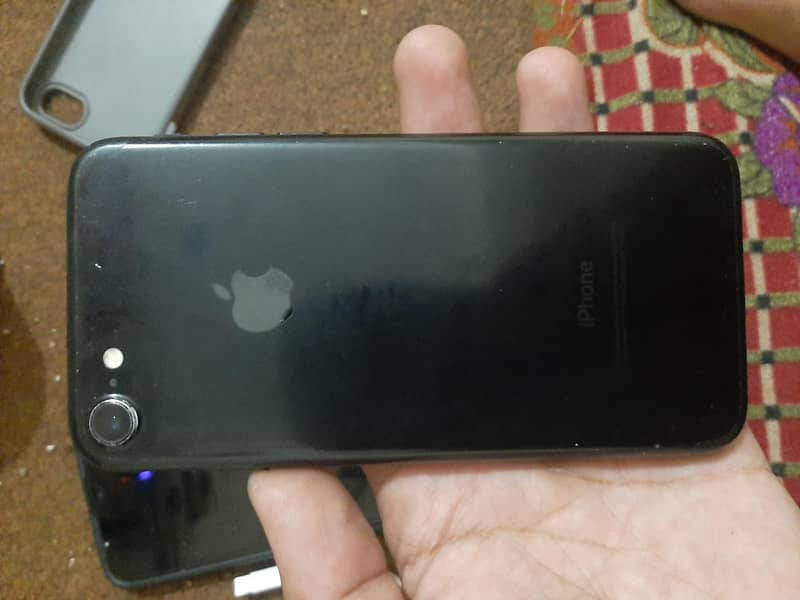 Apple iPhone 7 1