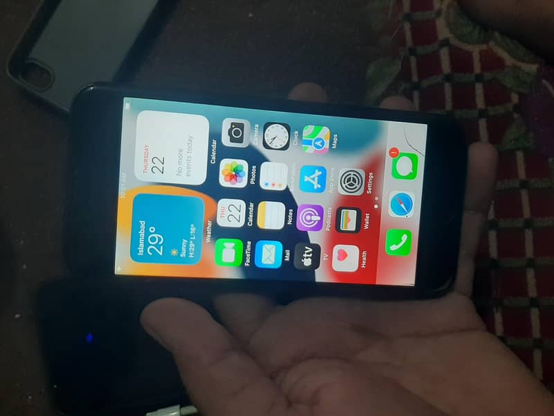 Apple iPhone 7 2