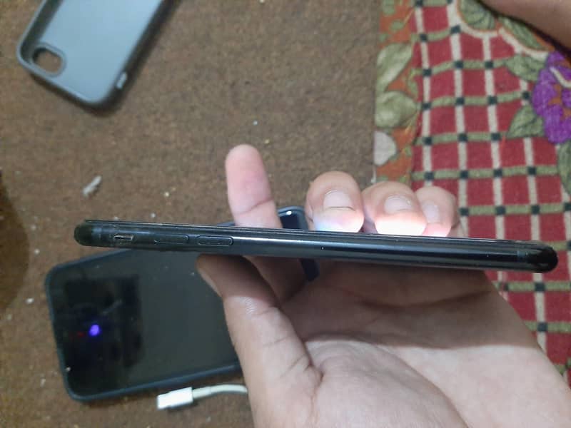 Apple iPhone 7 3