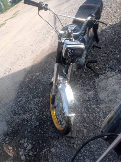 bike me koi Kam nahi he . . . all work cler he just by and drive