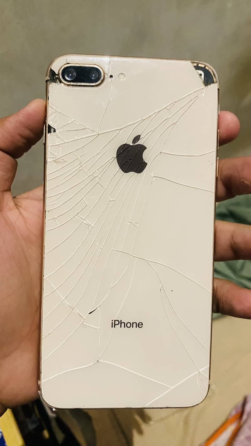 Apple iPhone 8 Plus 0