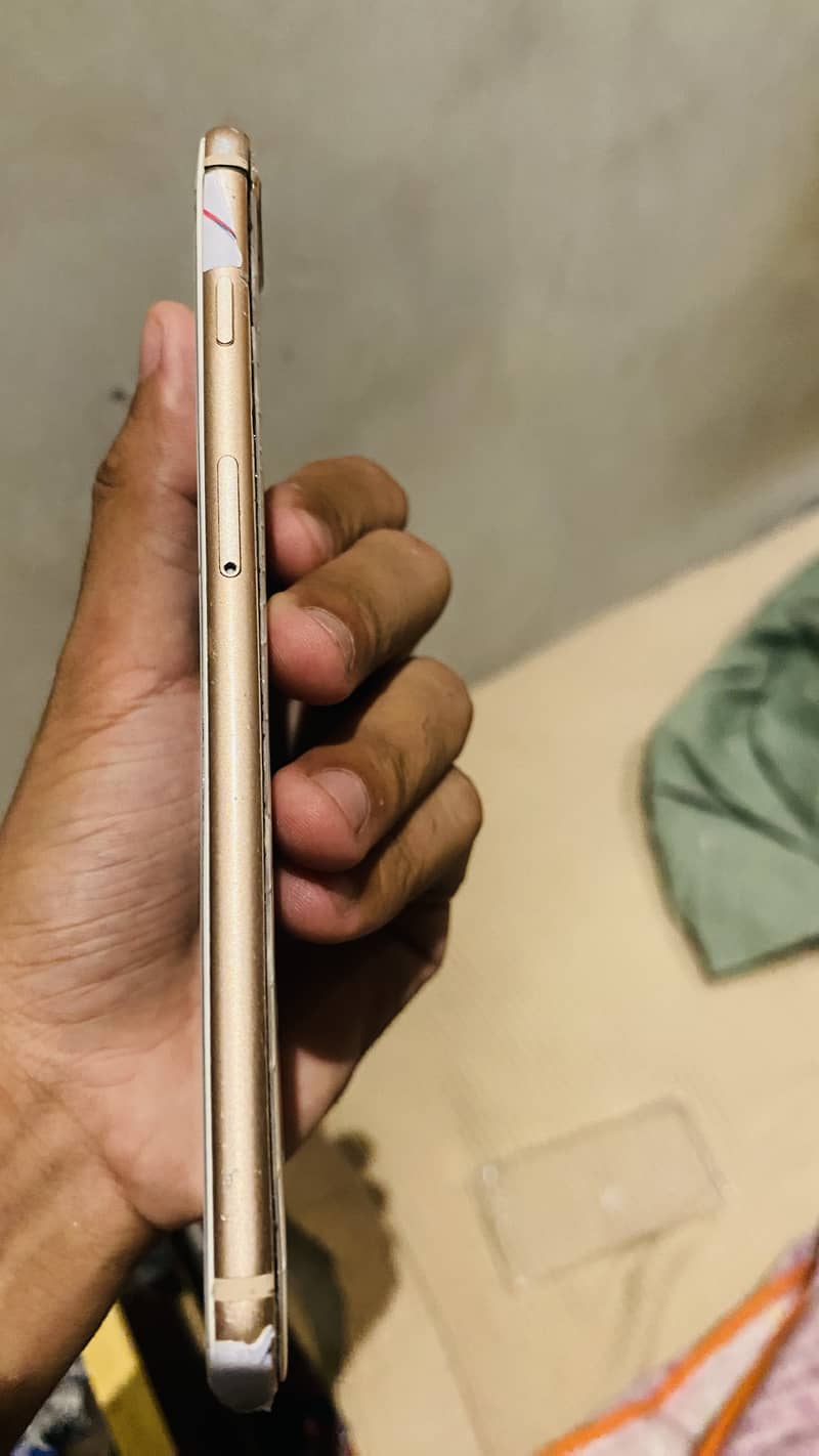 Apple iPhone 8 Plus 4