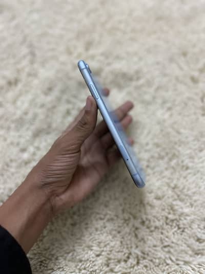iPhone XR all ok 10/10 mint condition 78battery health Back crack only