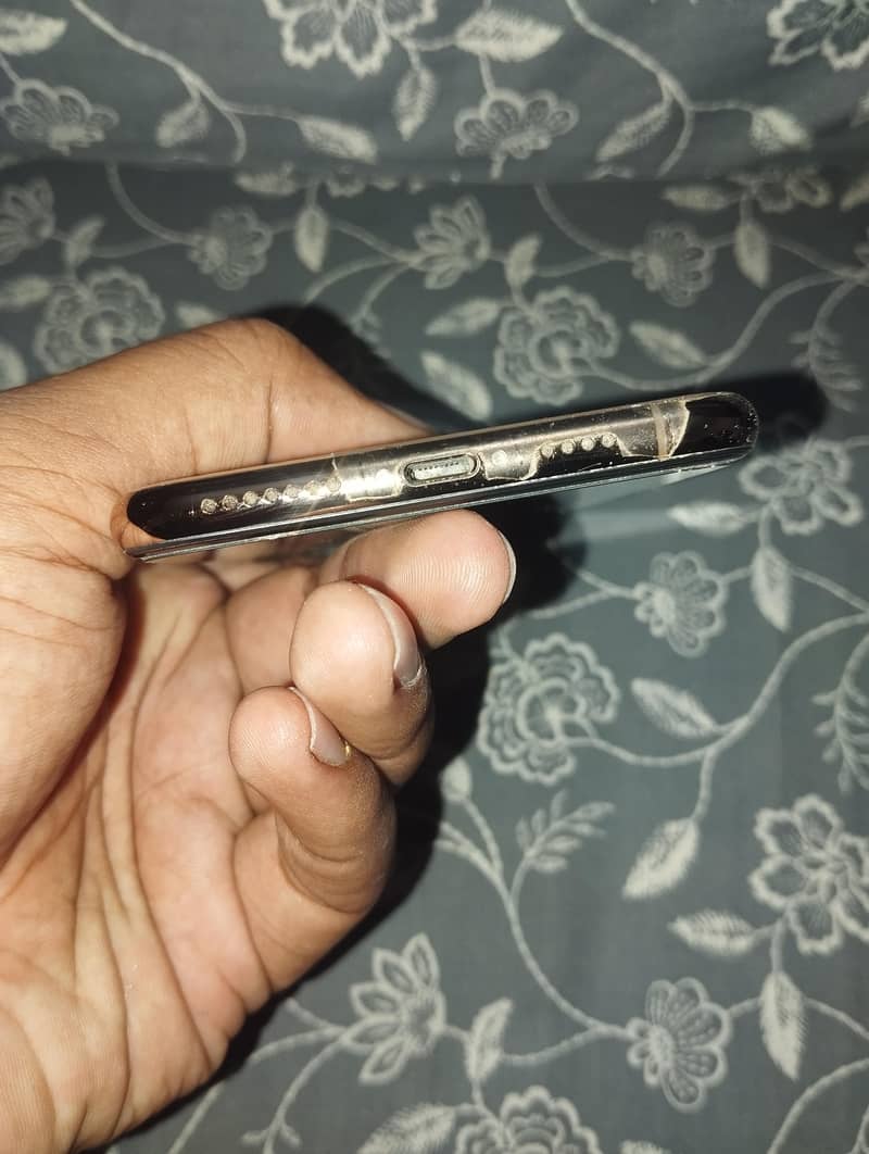 xSmax 4