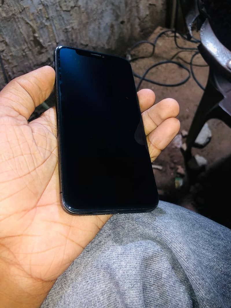 Apple iPhone X 3