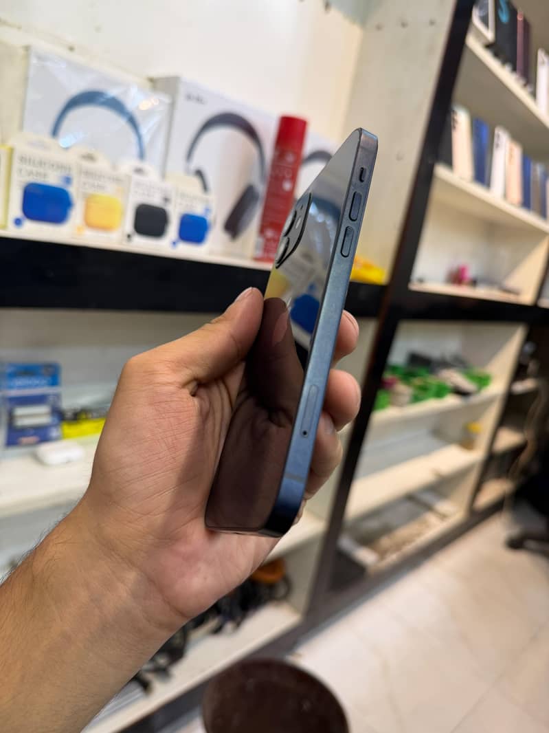 Apple iPhone 12 0