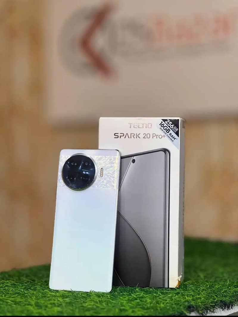Tecno Spark 20 Pro Plus 0