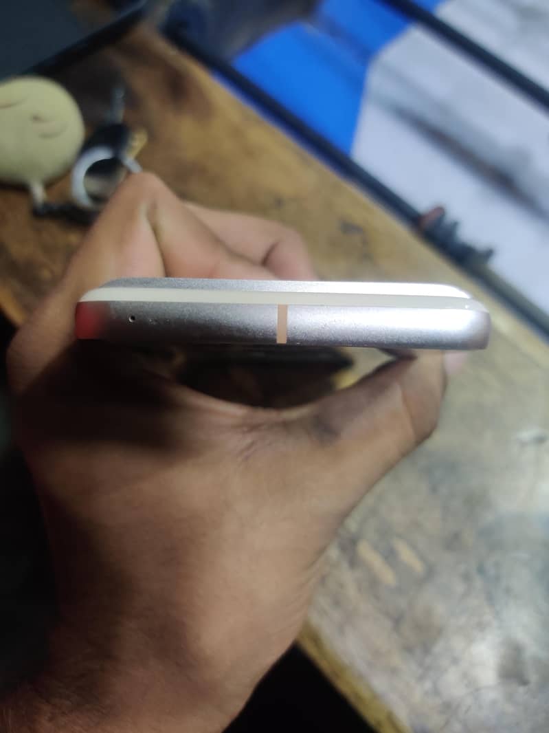 Google Pixel 8 2
