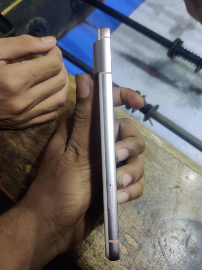 Google Pixel 8 3