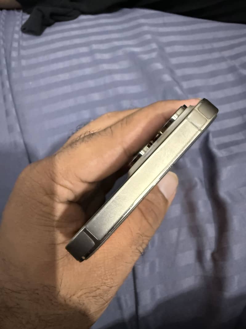 Apple iPhone 14 Pro Max 0